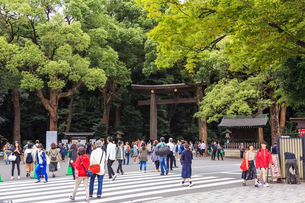 Meiji tapınak yakın kapı — Stok fotoğraf