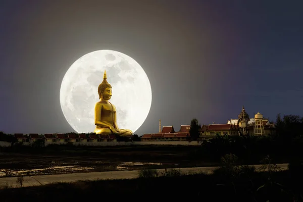 Big Buddha image with supper moon — Stock Photo, Image