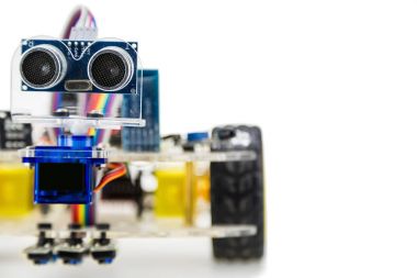 Dört tekerlekli sürücü robot araba