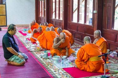 Acemi ve rahipler de hak verme