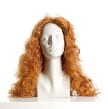 Beyaz peruk ile manken kadın baş