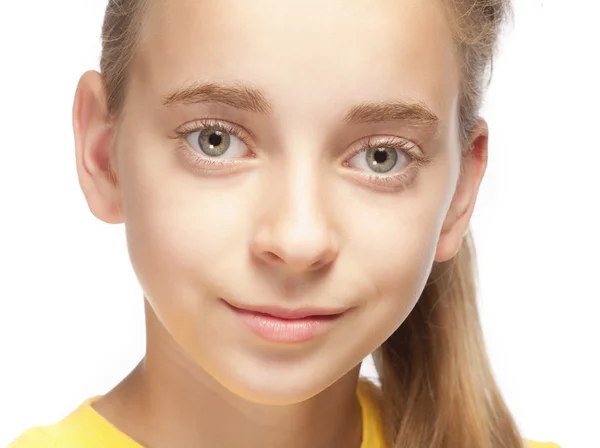 Портрет красива молода дівчина з довгим світлим волоссям — стокове фото