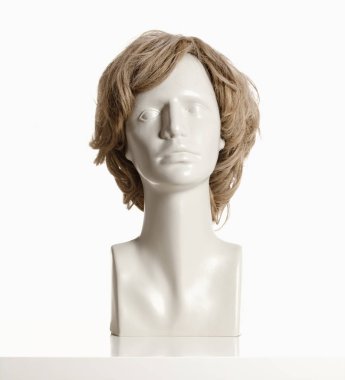 Beyaz peruk ile manken kadın baş