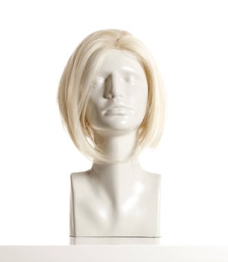 Beyaz peruk ile manken kadın baş