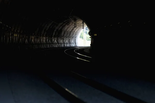 Licht am Ende des Tunnels — Stockfoto