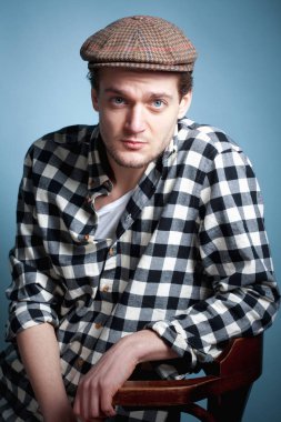 Genç bir adamın portresi.