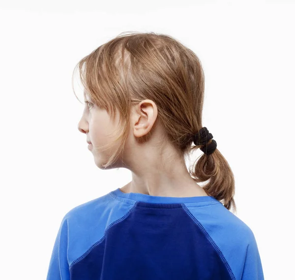 Retrato de un niño con el pelo largo y rubio —  Fotos de Stock