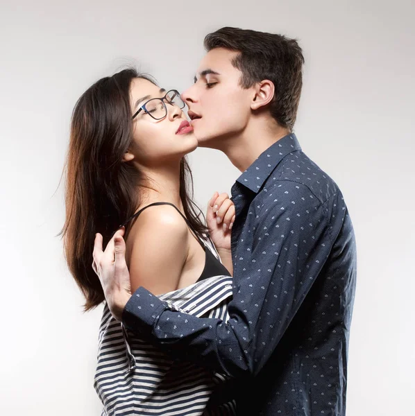 Portrait of a Teenage Couple Embracing. — Stock Photo, Image