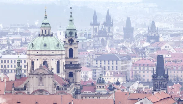 Repubblica Ceca, Praga - La Città Vecchia e la Chiesa di Tyn — Foto Stock