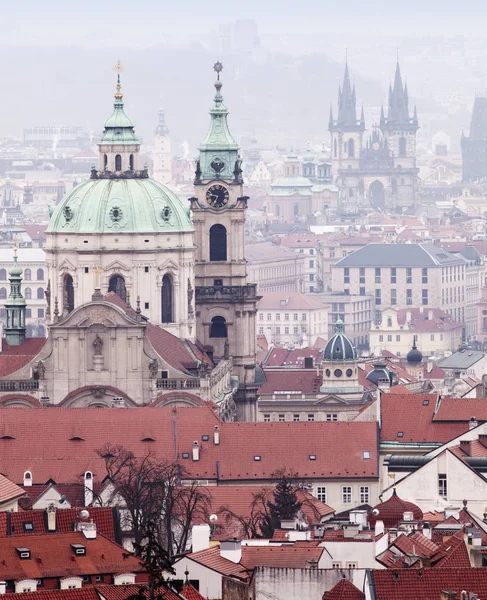 Czech Republic, Prague - The Old Town and Tyn Church — Stock Photo, Image