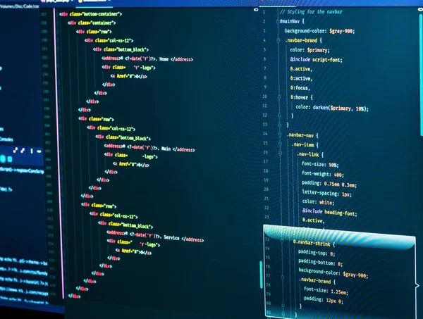 Ekranda Css ve html kodu. Web Tasarım Konsepti. Teknoloji kaynak kodu, yakın çekim