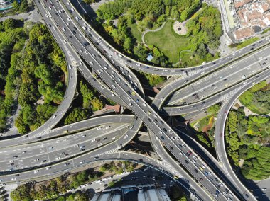 Yükseltilmiş 5 düzeyleri yol Kavşağı'nda Shanghai merkezi