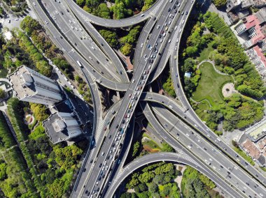 Yükseltilmiş 5 düzeyleri yol Kavşağı'nda Shanghai merkezi