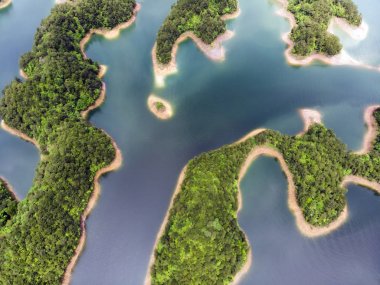 Bin göl ve mavi tatlı su