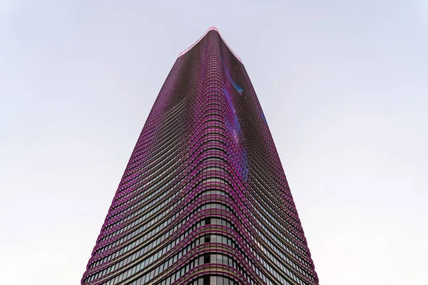 W Hotel Tower en Led Screen — Stockfoto