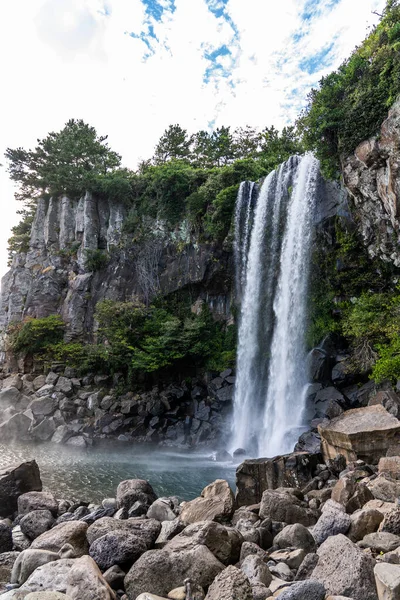 Epischer Blick Auf Den Hohen Sojeongbang Wasserfall Auf Der Insel — Stockfoto
