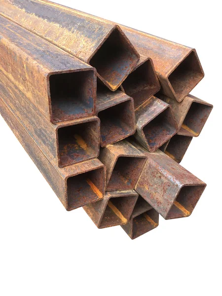 Profilé métallique en acier (tube profilé) pour la construction en gros plan — Photo