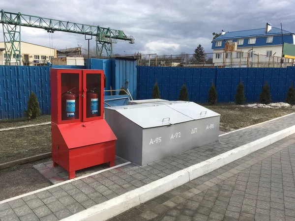 Fire shield (fire safety) at the gas station — Stock Photo, Image