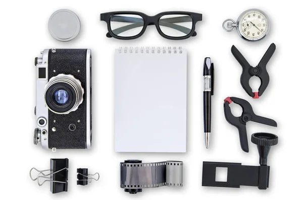 Mock-up-Retro camera's, film, pen, stopwatch, bril, notebook — Stockfoto