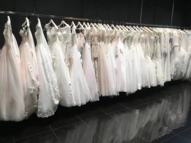 Gelinlik Pollardi deposunda