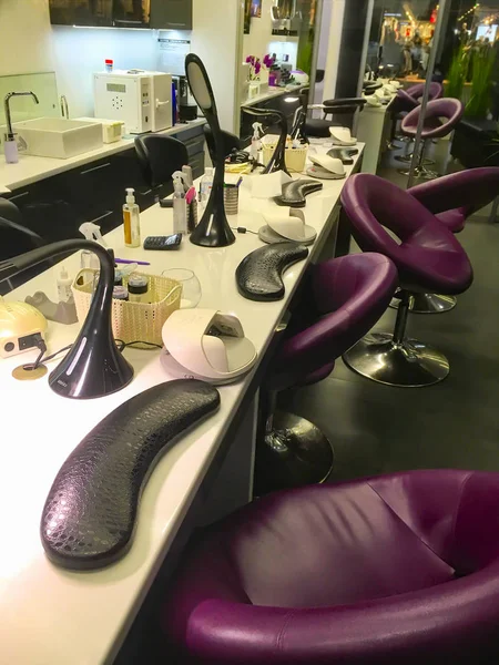 Tomme indre af manicure salon i supermarkedet - Stock-foto