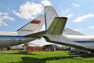 Antonov ve Iliushyn 'in kuyrukları