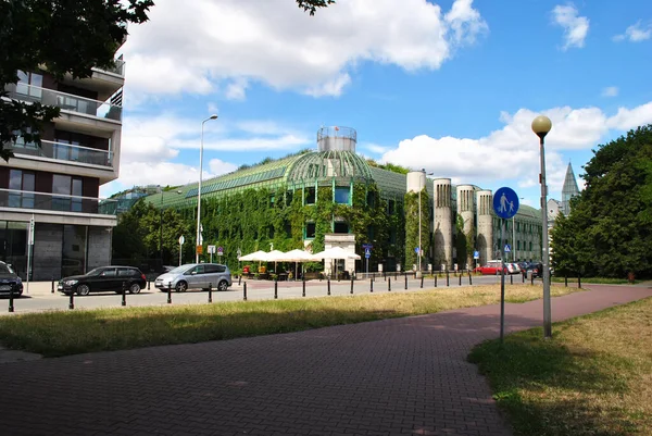 Knihovna Varšavské Univerzity Polsko — Stock fotografie