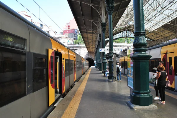 Platformda Portekizce Porto — Stok fotoğraf