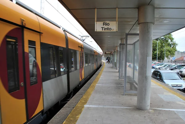 Tren Plataforma Ferroviaria Portugal —  Fotos de Stock