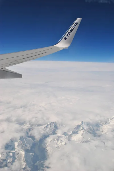 Montagne Nuvole Vista Dall Aereo Immagine Stock