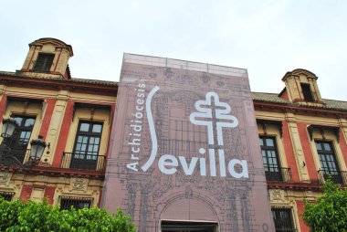 Eski bir İspanyol sarayının cephesi