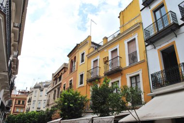 İspanya, Sevilla 'da çeşitli balkonlar