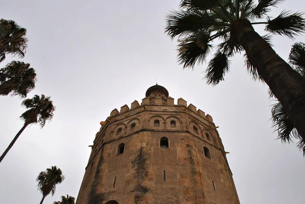 Vysoká Kamenná Věž Španělsku Sevilla — Stock fotografie