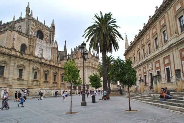 Náměstí Před Katolickou Katedrálou Sevilla — Stock fotografie