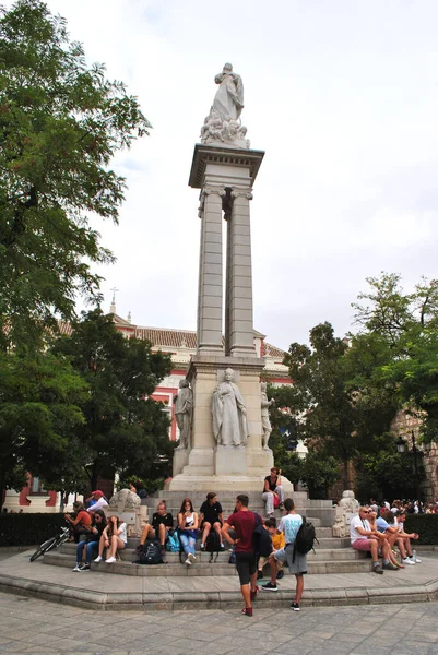 塞维利亚圣徒纪念碑 — 图库照片