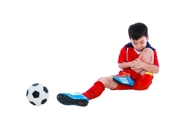 Joven jugador de fútbol asiático con dolor en la espinilla conjunta. Cuerpo completo . — Foto de Stock