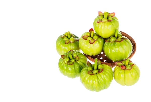 Garcinia cambogia fruta fresca, isolado em branco. Frutas para dieta — Fotografia de Stock