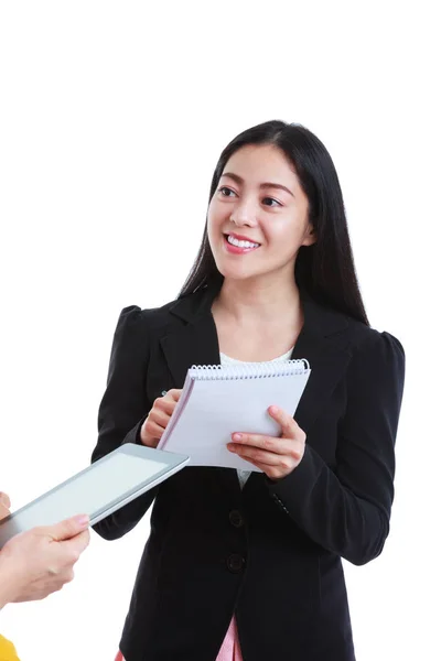 Businesswoman talking with some body and holding note paper, on white background. — Stock Photo, Image