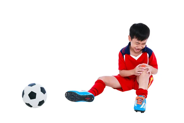 Jovem jogador de futebol asiático com dor na articulação do joelho. Corpo inteiro . — Fotografia de Stock