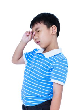 Göz ağrısı. Asyalı çocuk göz yorgunluğu acı. WHI üzerinde izole