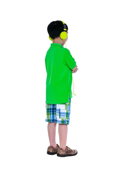 Niño asiático feliz con auriculares, aislado sobre fondo blanco . — Foto de Stock