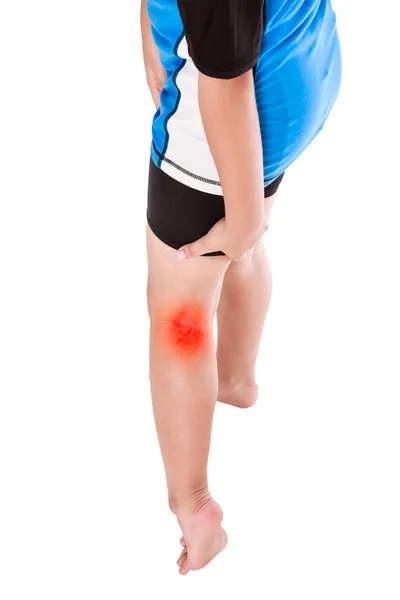 Ciclista infantil lesionado en articulación plegable de la pierna. Aislado sobre fondo blanco . — Foto de Stock