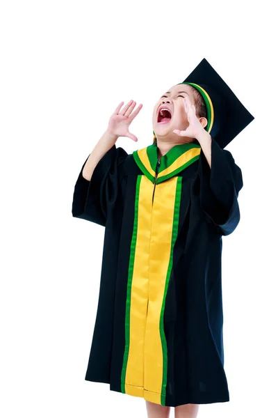 Asiático niño en la graduación vestido de la mano cerca de abrir la boca . —  Fotos de Stock