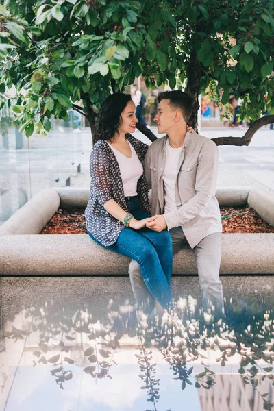 Couple Engaged Love Story Walk City Sunset — Stock Photo, Image