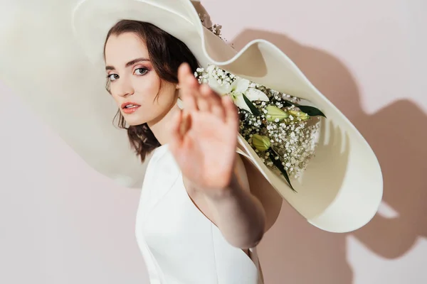 Noiva Luxo Com Chapéu Flores Chapéu Moda — Fotografia de Stock
