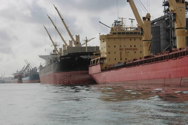 Baris Kapal Kargo Ditambatkan Pelabuhan Apapa Lagos Nigeria — Stok Foto