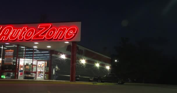 Abril 2018 Bettendorf Iowa Auto Zone Panning Shot Exterior Crepúsculo — Vídeo de Stock