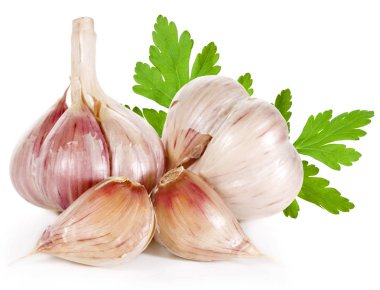 Sarımsak beyaza izole edilmiş