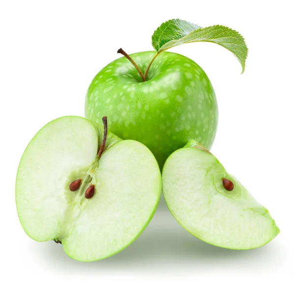 Зелене яблуко з листям — стокове фото