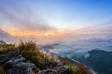 Sunrise Phu Chi Fa Forest Park, Tayland